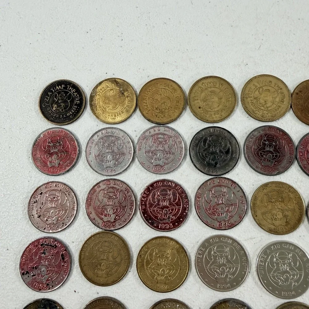 159 VINTAGE CHUCK E CHEESE TOKENS LOT 1980S-1990S‎ ARCADE TOKEN COLLECTION